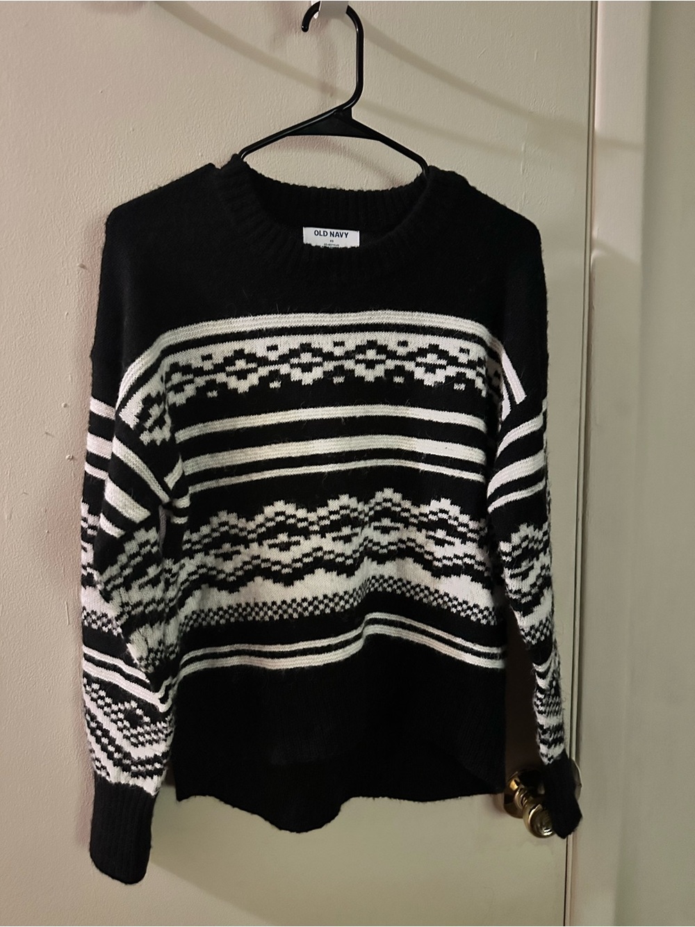 Old Navy Black & White Striped Knit Sweater